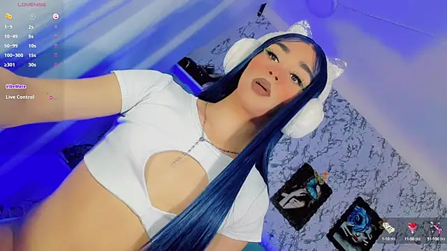 Snapshot of Baby_Aliz chatting on 10-08-25, 04:21 Baby Aliz online show from 10-08-25, 04:21