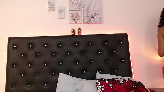 ariellaferra  online show from 03-04-25, 07:43