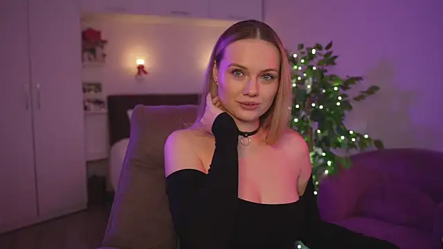 Snapshot of Naughty_mooncake chatting on 01-06-25, 12:35 Naughty mooncake online show from 01-06-25, 12:35