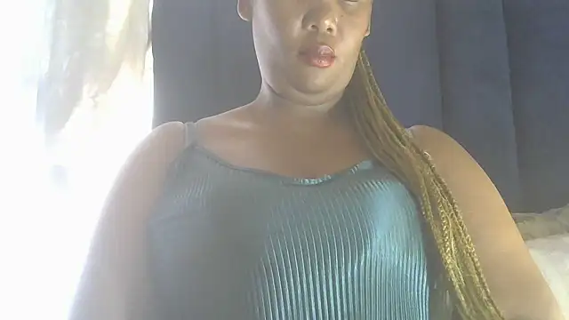 Snapshot of NippleMilkXx chatting on 09-12-25, 08:47 NippleMilkXx online show from 09-12-25, 08:47
