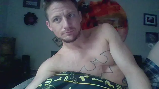 Snapshot of trash4cash chatting on 12-18-24, 03:33 trash4cash online show from 12-18-24, 03:33