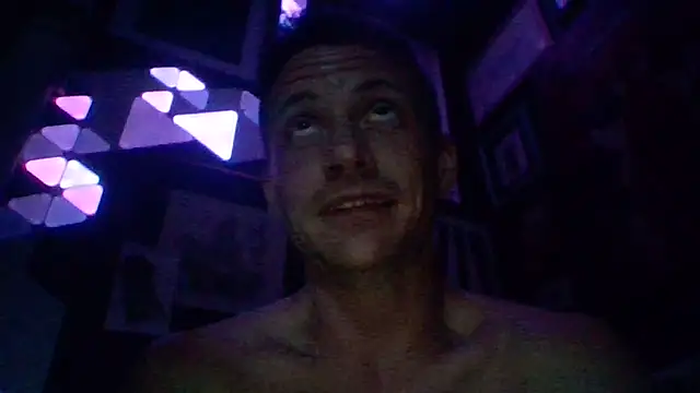 Snapshot of trash4cash chatting on 01-02-25, 04:30 trash4cash online show from 01-02-25, 04:30