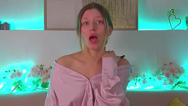 Snapshot of LiliaBianka chatting on 02-18-25, 06:37 LiliaBianka online show from 02-18-25, 06:37