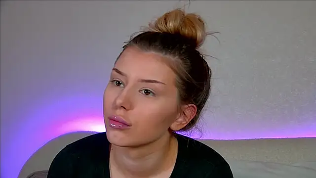 Snapshot of LiliaBianka chatting on 03-10-25, 06:38 LiliaBianka online show from 03-10-25, 06:38