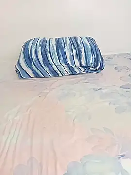 Snapshot of Reecekay chatting on 03-19-25, 10:11 Reecekay online show from 03-19-25, 10:11