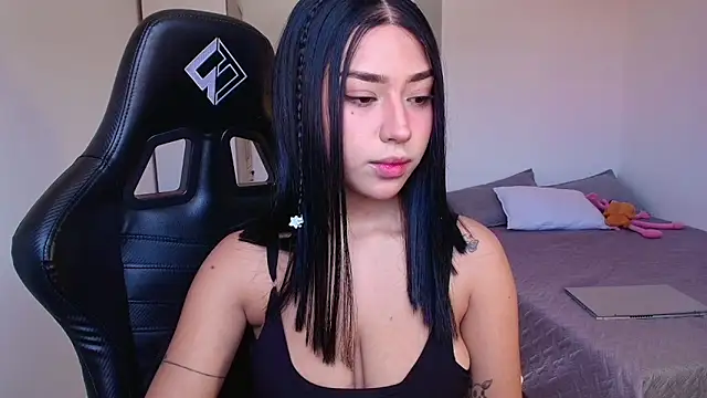 EmilyPaynne online show from 01-12-25, 06:16