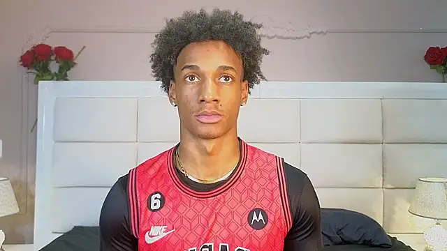 Snapshot of Malkongarcia chatting on 12-16-25, 07:52 Malkongarcia online show from 12-16-25, 07:52