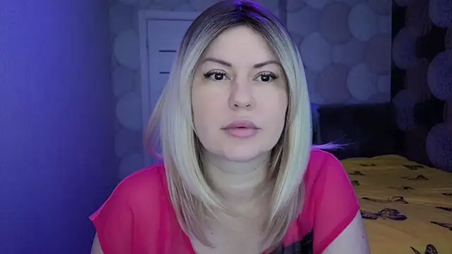 Snapshot of natusik chatting on 10-18-25, 04:15 natusik online show from 10-18-25, 04:15