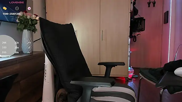 ariana fitl  online show from 01-17-25, 02:18