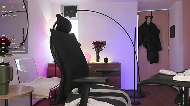 Snapshot of ariana_fitl_ chatting on 01-31-26, 07:45 ariana fitl online show from 01-31-26, 07:45