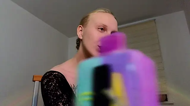 Snapshot of Martha_Hoffman chatting on 12-21-24, 12:20 Martha Hoffman online show from 12-21-24, 12:20