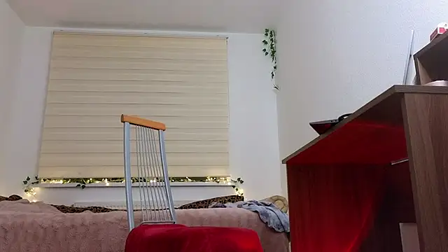 Snapshot of Martha_Hoffman chatting on 03-11-25, 09:26 Martha Hoffman online show from 03-11-25, 09:26