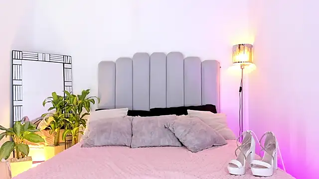 Snapshot of Scarlett_Steelee chatting on 12-14-25, 11:09 Scarlett Steelee online show from 12-14-25, 11:09