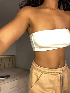 Snapshot of nicoleebony1 chatting on 11-16-25, 04:56 nicoleebony1 online show from 11-16-25, 04:56