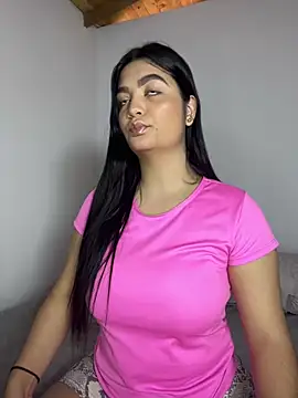 Snapshot of DashaStar chatting on 02-14-25, 09:10 DashaStar online show from 02-14-25, 09:10