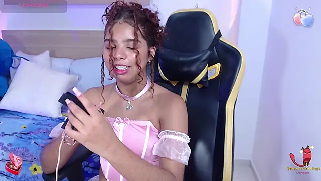 Snapshot of aurora_rodriguez chatting on 12-13-24, 03:43 aurora rodriguez online show from 12-13-24, 03:43