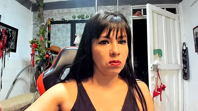 Snapshot of Erlinda-engel chatting on 03-01-25, 12:01 Erlinda-engel online show from 03-01-25, 12:01