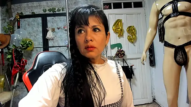 Snapshot of Erlinda-engel chatting on 03-15-25, 11:51 Erlinda-engel online show from 03-15-25, 11:51