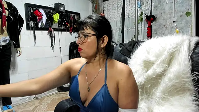 Snapshot of Erlinda-engel chatting on 09-11-25, 12:00 Erlinda-engel online show from 09-11-25, 12:00