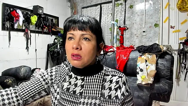 Snapshot of Erlinda-engel chatting on 09-22-25, 12:07 Erlinda-engel online show from 09-22-25, 12:07
