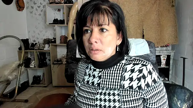 Snapshot of Erlinda-engel chatting on 10-16-25, 12:28 Erlinda-engel online show from 10-16-25, 12:28