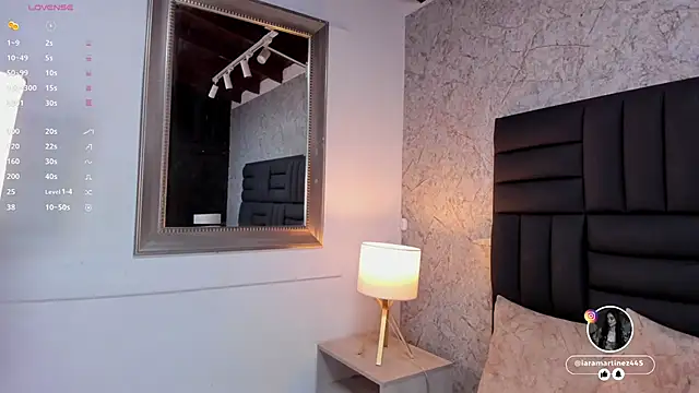 Snapshot of iara_martinez chatting on 10-12-25, 11:42 iara martinez online show from 10-12-25, 11:42