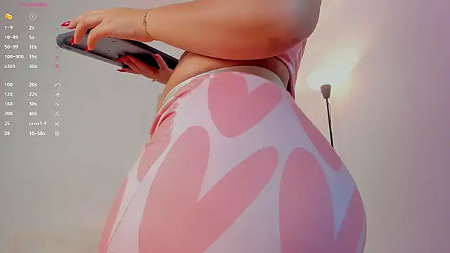 Snapshot of iara_martinez chatting on 11-30-25, 06:17 iara martinez online show from 11-30-25, 06:17