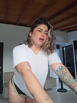 Juliietha servas online show from 04-19-26, 06:10