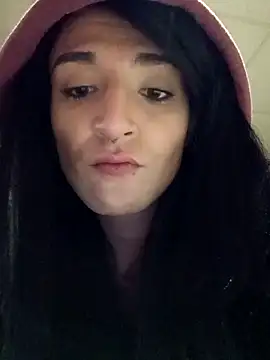 Snapshot of kylierae3133 chatting on 11-04-25, 07:29 kylierae3133 online show from 11-04-25, 07:29