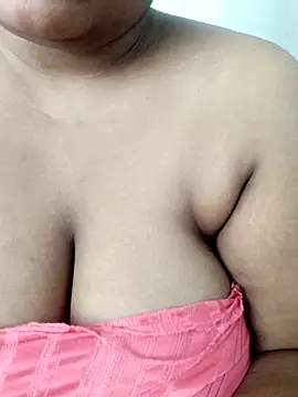 Snapshot of Jenny-43 chatting on 11-28-25, 02:47 Jenny-43 online show from 11-28-25, 02:47