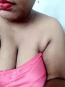 Snapshot of Jenny-43 chatting on 12-21-25, 04:30 Jenny-43 online show from 12-21-25, 04:30