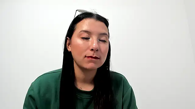 Snapshot of cami-01 chatting on 10-26-25, 02:23 cami-01 online show from 10-26-25, 02:23