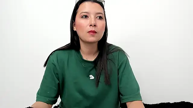 Snapshot of cami-01 chatting on 10-30-25, 08:42 cami-01 online show from 10-30-25, 08:42