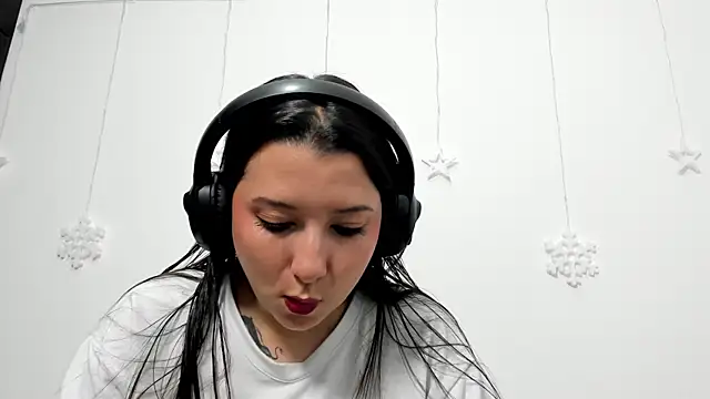 Snapshot of cami-01 chatting on 01-08-26, 08:55 cami-01 online show from 01-08-26, 08:55