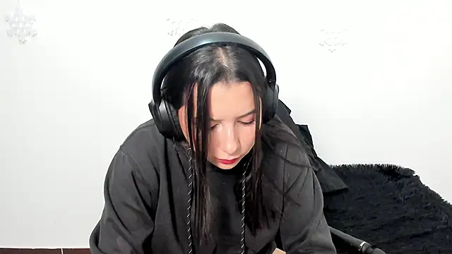 Snapshot of cami-01 chatting on 01-12-26, 09:20 cami-01 online show from 01-12-26, 09:20