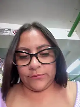 Snapshot of Sol_biglips chatting on 12-28-24, 04:30 Sol biglips online show from 12-28-24, 04:30