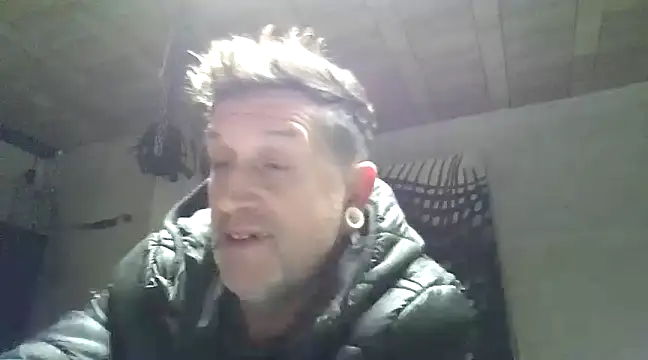 Snapshot of oopsxx chatting on 01-29-25, 02:30 oopsxx online show from 01-29-25, 02:30