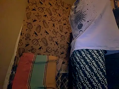 Snapshot of Mikeswanston chatting on 09-25-25, 05:44 Mikeswanston online show from 09-25-25, 05:44