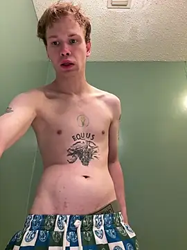 Snapshot of Mikeswanston chatting on 04-08-26, 03:56 Mikeswanston online show from 04-08-26, 03:56