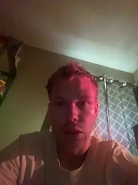 Snapshot of Mikeswanston chatting on 06-27-26, 08:58 Mikeswanston online show from 06-27-26, 08:58