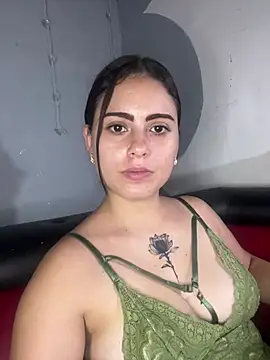 Snapshot of Azuna25 chatting on 07-16-26, 06:36 Azuna25 online show from 07-16-26, 06:36