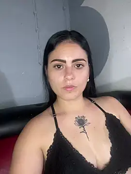 Snapshot of Azuna25 chatting on 07-17-26, 11:31 Azuna25 online show from 07-17-26, 11:31