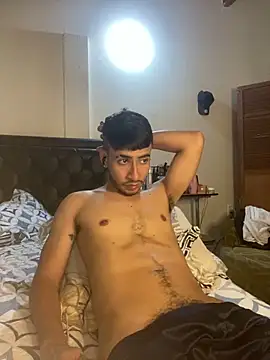 Snapshot of tom_thick chatting on 12-19-24, 04:56 tom thick online show from 12-19-24, 04:56