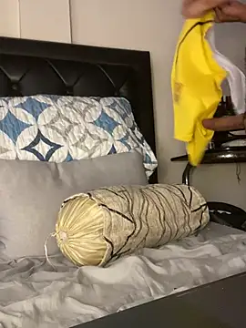 Snapshot of tom_thick chatting on 12-30-24, 05:44 tom thick online show from 12-30-24, 05:44