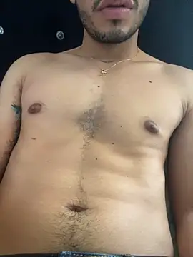 Snapshot of tom_thick chatting on 01-05-25, 04:48 tom thick online show from 01-05-25, 04:48