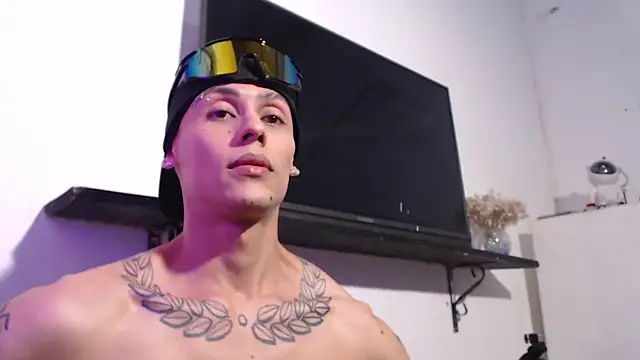 Snapshot of bix_couples chatting on 11-08-25, 03:07 bix couples online show from 11-08-25, 03:07