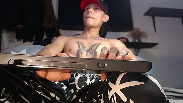 Snapshot of bix_couples chatting on 03-08-26, 12:52 bix couples online show from 03-08-26, 12:52