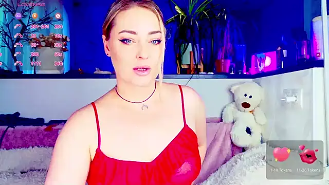  JuliaSpace  online show from 05-17-26, 04:03