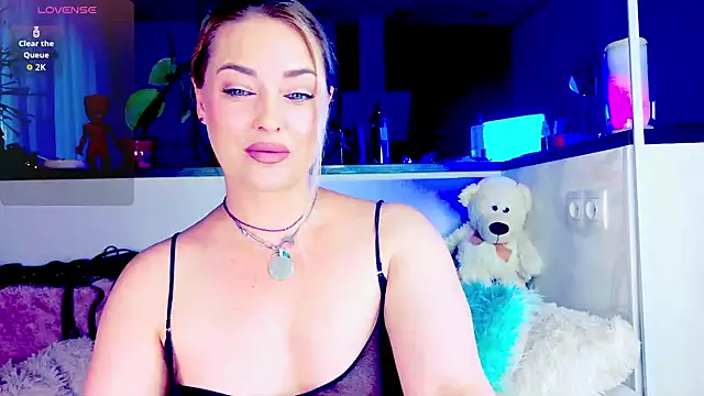  JuliaSpace  online show from 07-19-26, 05:16