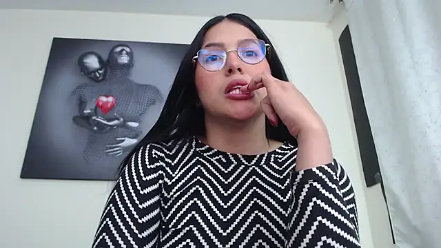 Snapshot of KatrinaRolan chatting on 10-17-25, 10:34 KatrinaRolan online show from 10-17-25, 10:34